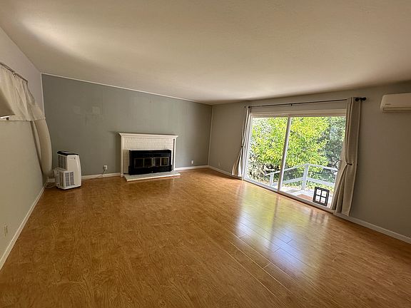 4th image of 895 W Hacienda Ave