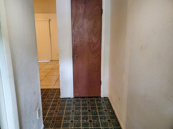 Passage with Coat Closet