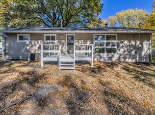 6303 W 77th Ter, Prairie Village, KS 66204