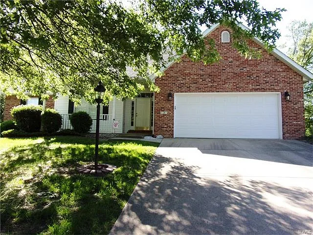 2 Ridgefield Dr photo 1