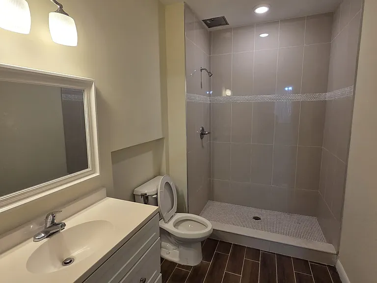 2575 SW 64th Ave #9 — Photo 5