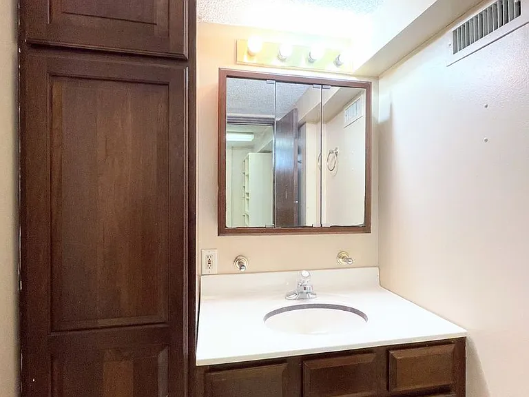 1427 N Harding Ave — Photo 22