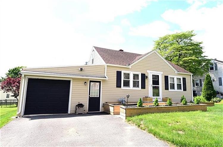 1st image of 2644 Eldridge Ave