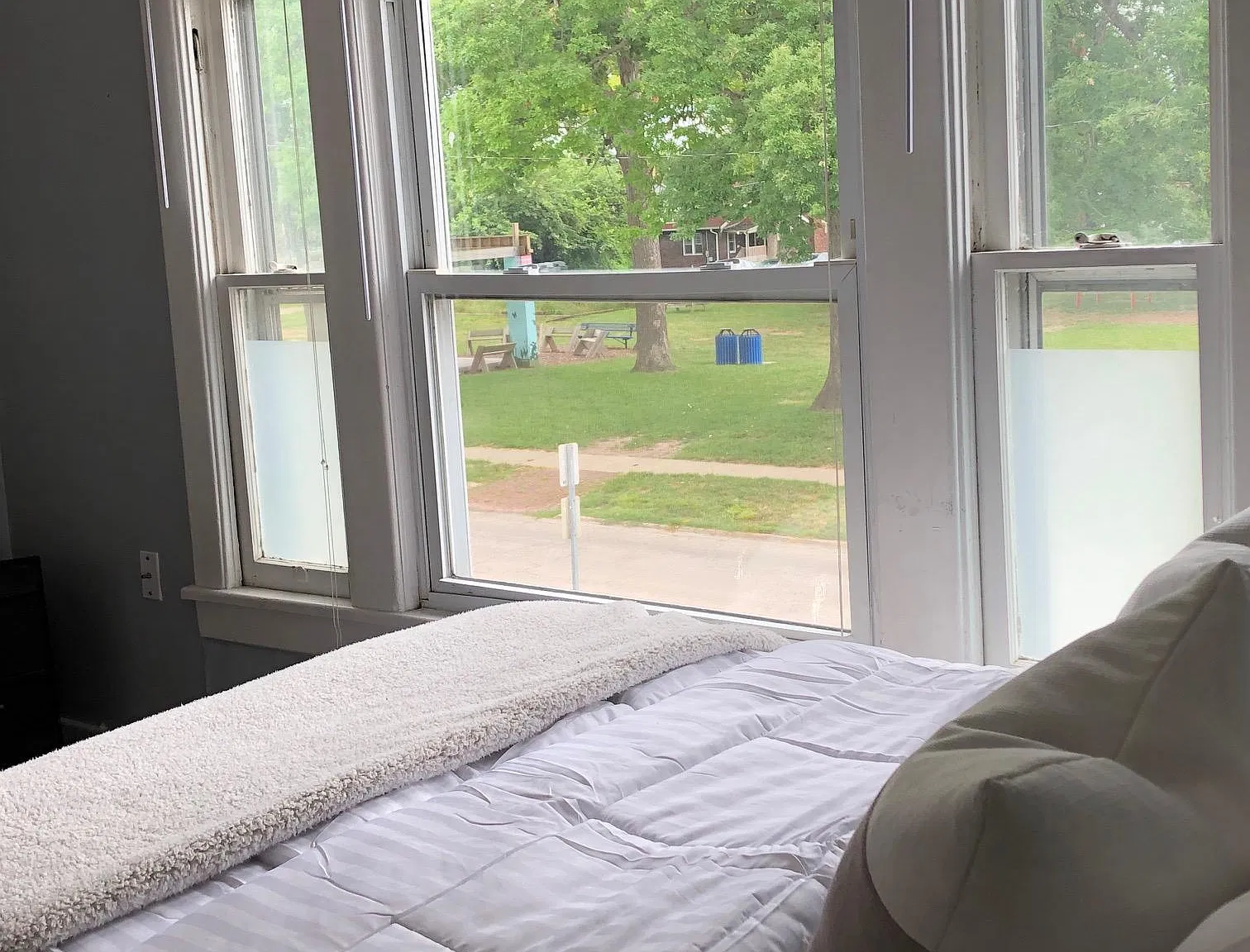 3 bed, 1.5 bath, 1700 sqft, $1,200 — Photo 2