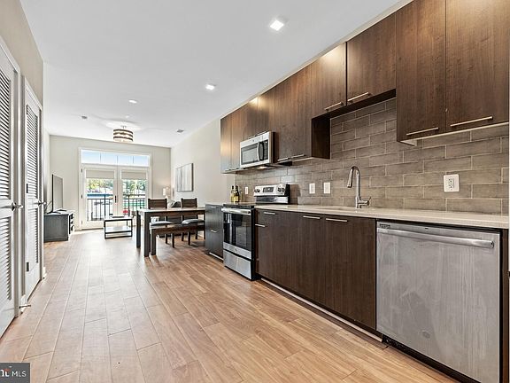 2nd image of 989 Buchanan St Unit 216