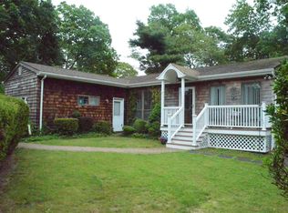 201 Old Neck Rd, Center Moriches, NY 11934