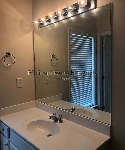 221 Balaban Cir — Photo 38