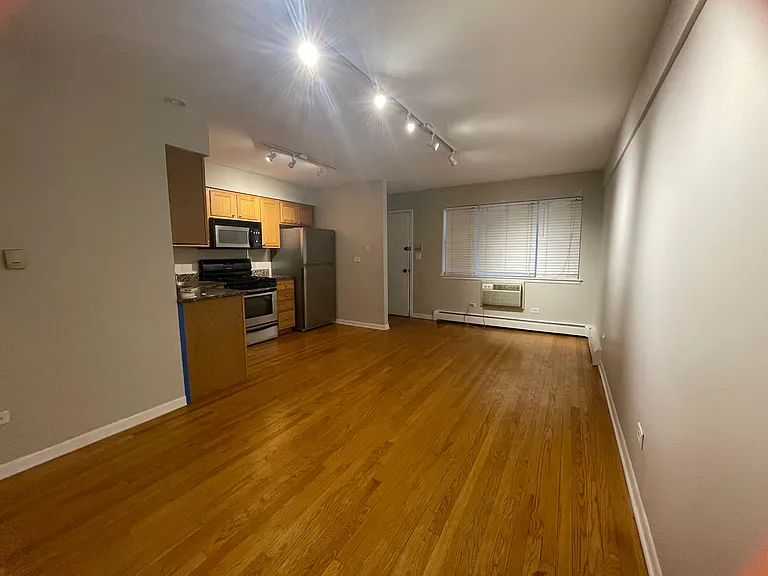4056 N California Ave #1C — Photo 2