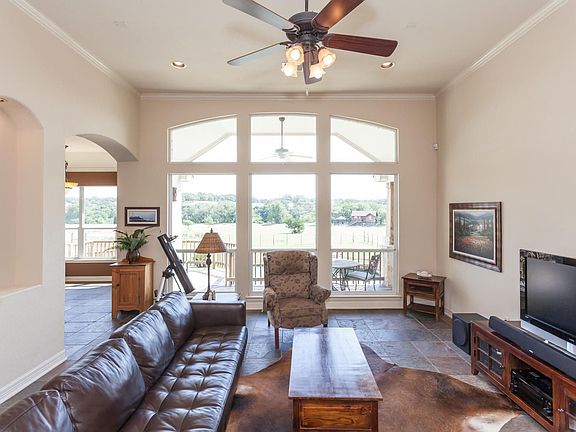 Lightfilled Greatroom