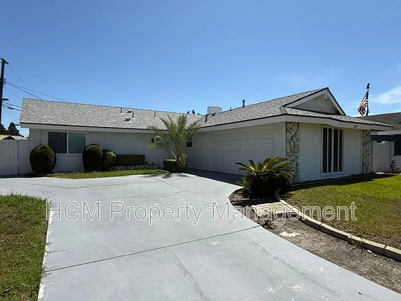 16402 Birdie Ln