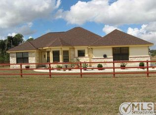 9585 Us Highway 87 W, La Vernia, TX 78121