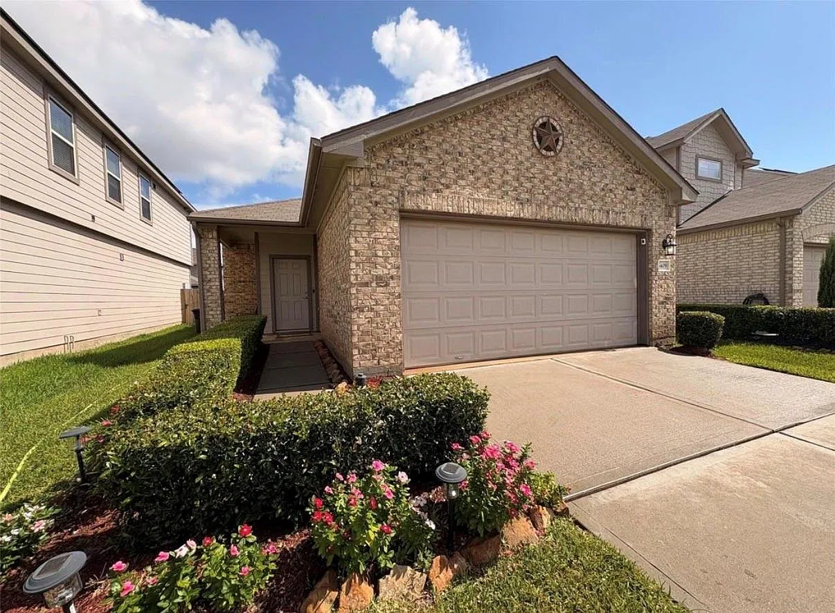 3 bed, 2.0 bath, 1505 sqft, $2,125 — Photo 1
