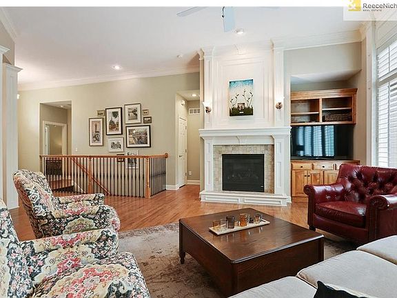 The gas fireplace in the living is perfect for those days when you just want to kick back and relax.