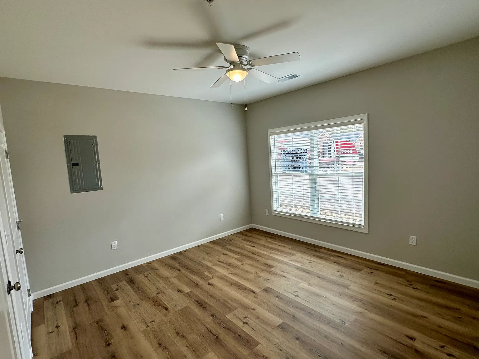 1 bed, 900 sqft, $1,200 — Photo 4