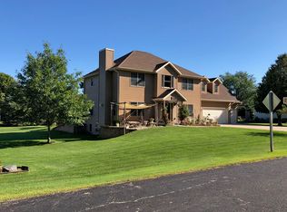 511 Skogen Rd, Cambridge, WI 53523