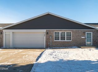 3142 24th Ave S, Grand Forks, ND 58201
