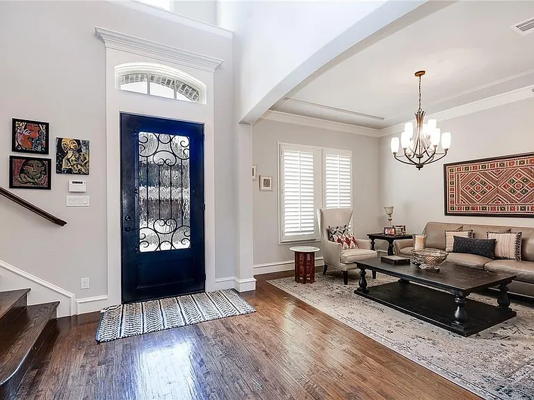 6209 Metz St — Photo 2