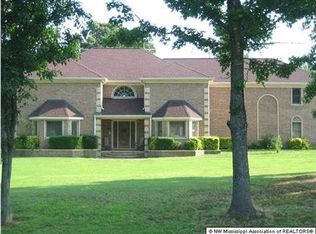 2700 Stonebrook Dr, Nesbit, MS 38651