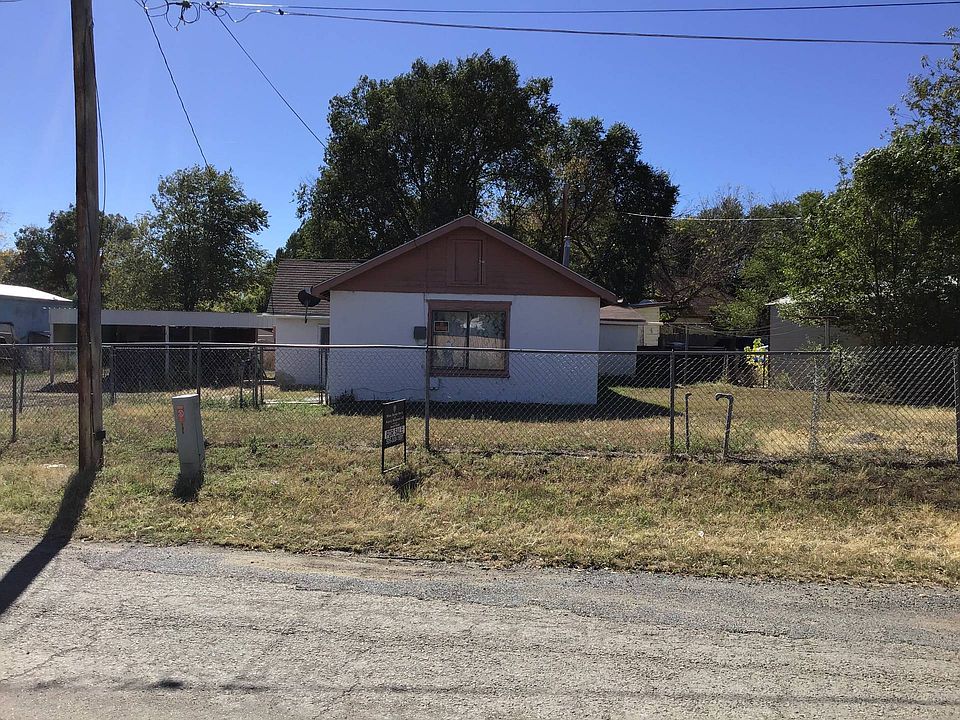 133 Water St, Raton, NM 87740 Zillow