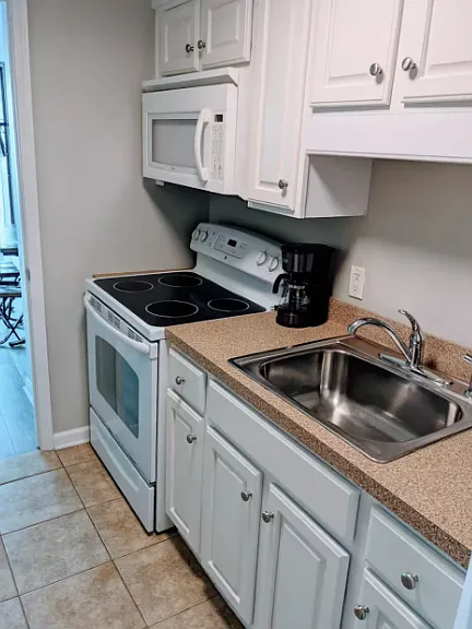2406 N Ocean Blvd #205 — Photo 5