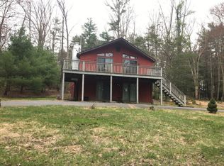 145 N Lake Shore Dr, Dingmans Ferry, PA 18328