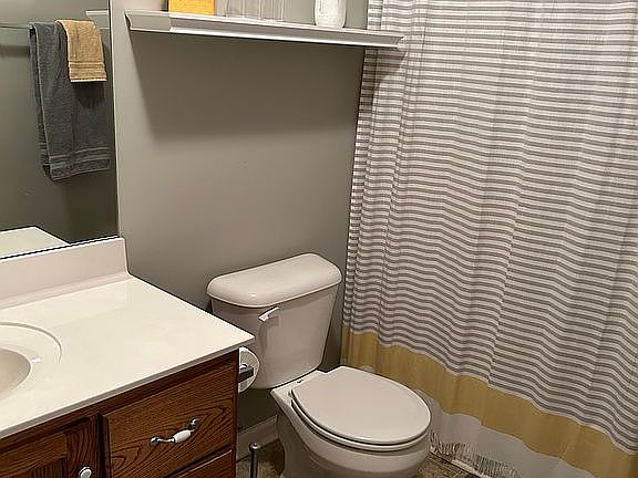 2nd image of 210 Wilmington Ct