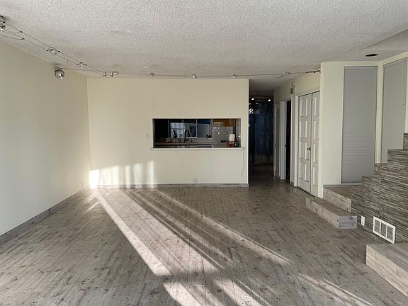 5th image of 4584 W Point Loma Blvd Unit E