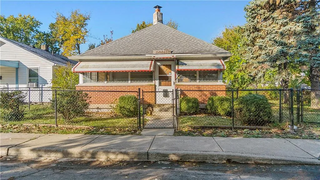1506 Asbury St photo 1