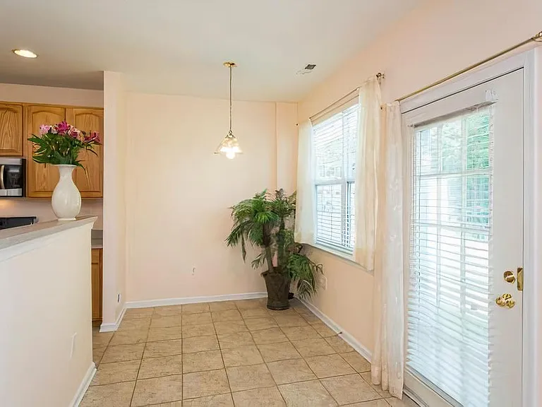 28 Sutton Ct — Photo 17