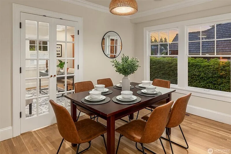 5 bed, 3.5 bath, 4400 sqft, $10,000 — Photo 3