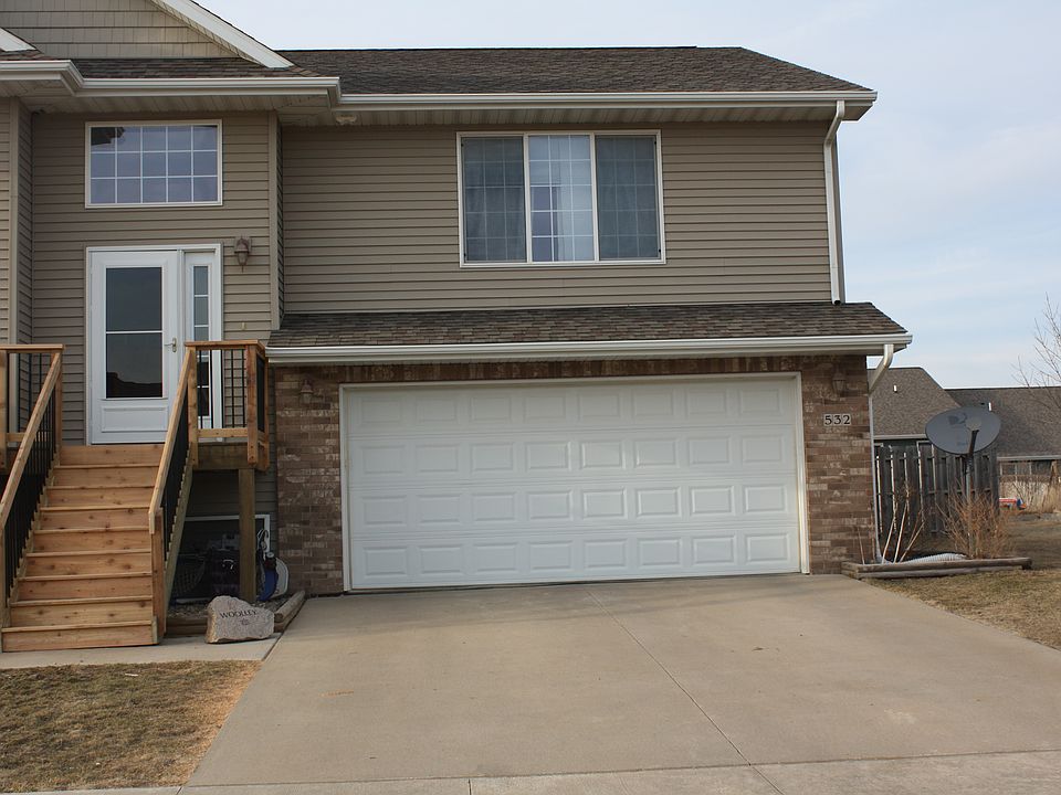 1st image of 532 E Goldfinch Dr