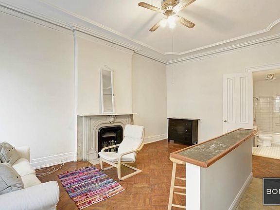 3rd image of 327 W 57th St APT 3R