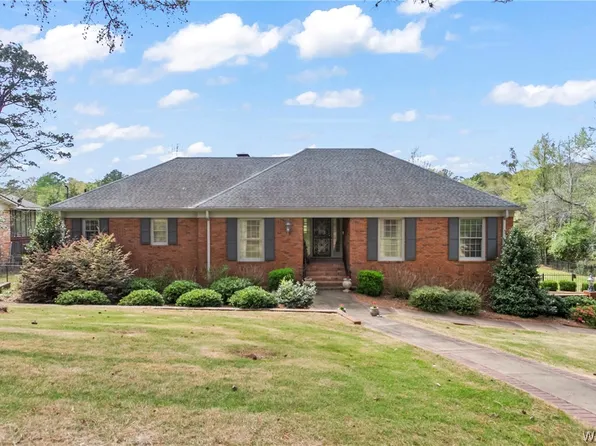 5222 Northwood Lake Dr E, Northport, AL 35473