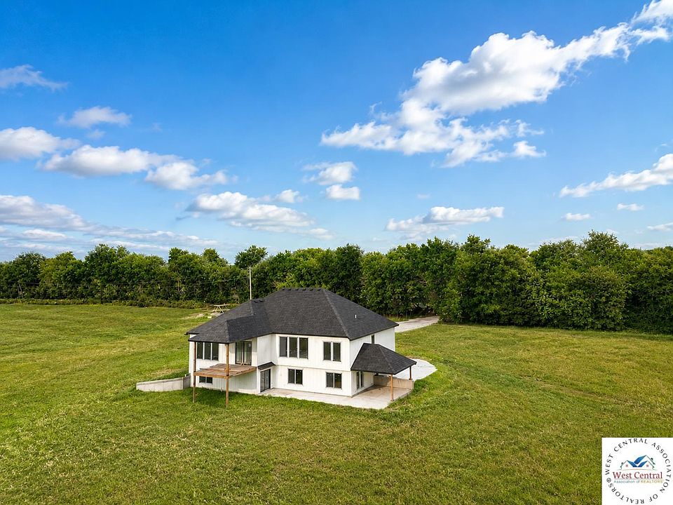 2nd image of 22663 Cherry Tree Ln