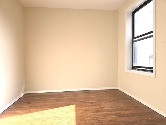3rd image of 608 W 188th St #55