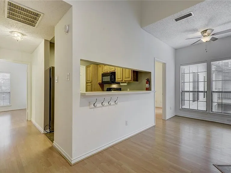 3001 Cedar St #306 — Photo 8