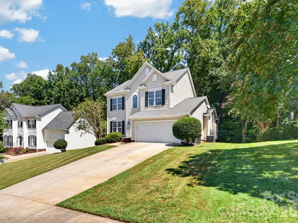 728 Knightswood Rd, Fort Mill, SC 29708