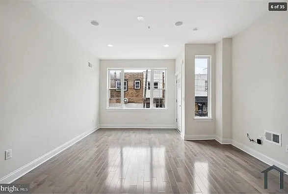 4 bed, 2200 sqft, $3,300 — Photo 3