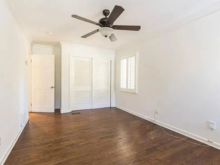 2580 Hawthorne Dr — Photo 17