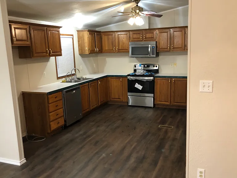 2409 E Paradise Ln — Photo 12