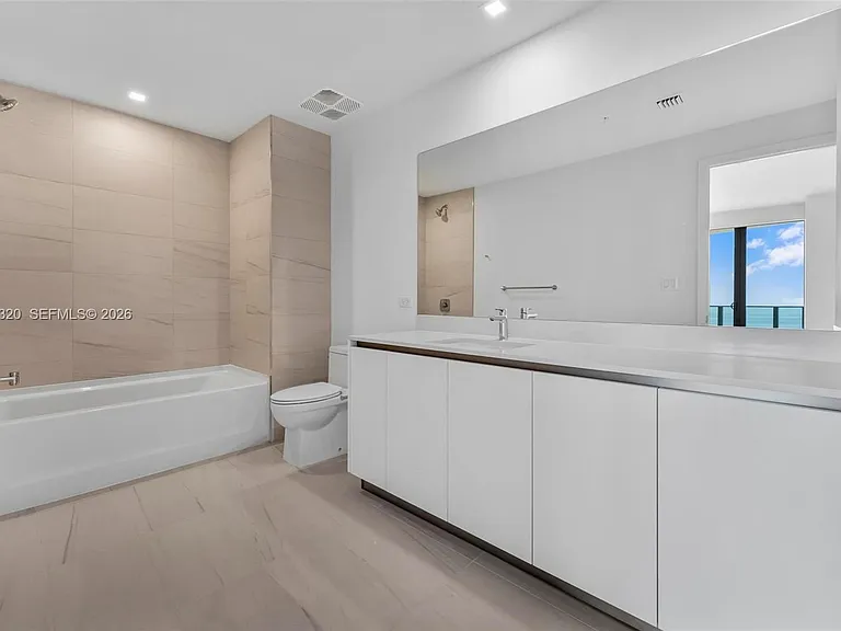 900 N Ocean Blvd #1202 — Photo 31