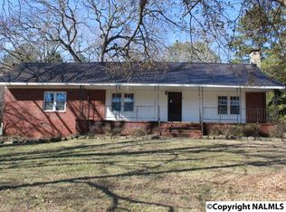 29 Dodds Cove Rd, Scottsboro, AL 35769