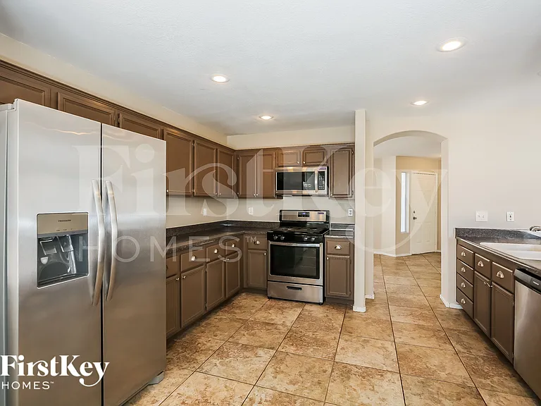 8008 Revolver Ave — Photo 9