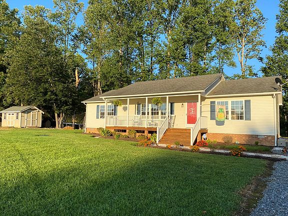 2nd image of 953 Lakeview Dr