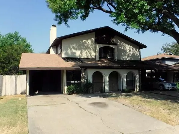 2635 Nina Cir, Grand Prairie, TX 75052