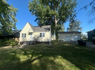 5417 S 49th St, Omaha, NE 68117