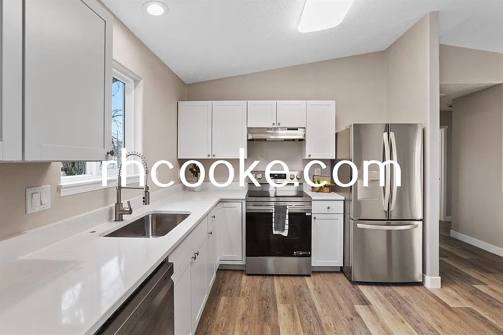 4 bed, 2028 sqft, $1,800 — Photo 1