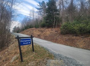 100 Deergrass Road, Beech Mountain, NC 28604