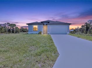 911 Panda Dr, Lehigh Acres, FL 33974