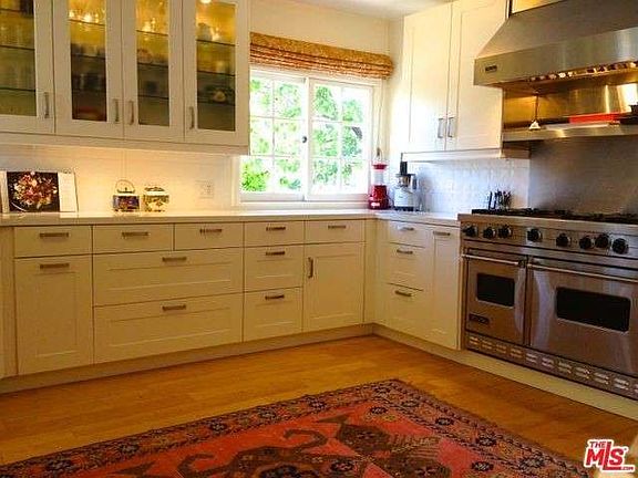 5th image of 1801 Marine St